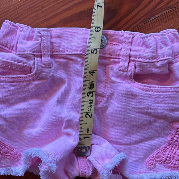Oshkosh Toddler Pink Denim Shorts W/Raw Hem & Butterfly Size 3T - Picture 5 of 8